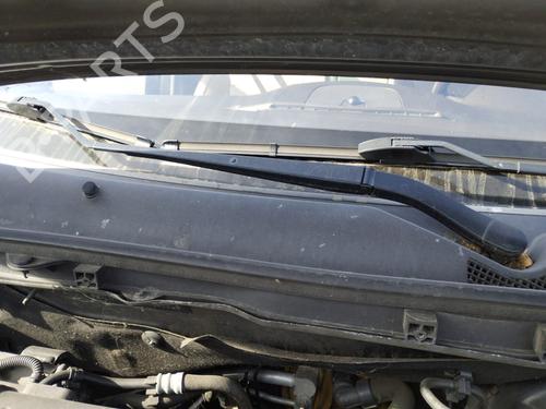 Used Front windshield wiper arm Front windshield wiper arm 37867128 37867128