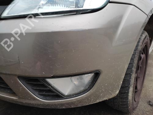 Used Left front fog light FORD FIESTA V (JH_, JD_) 1.4 TDCi (68 hp) 27051615