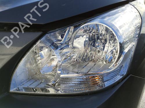 Phare gauche TOYOTA VERSO (_R2_) 2.0 D-4D (AUR20_, AUR20R) (126 hp) 30942040