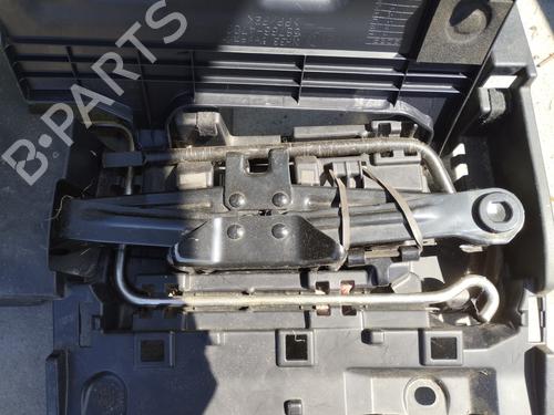 Used Jack Kit Jack Kit TOYOTA PRIUS (_W3_) 1.8 Plug-in Hybrid (ZVW30, ZVW35) (136 hp) 27342565 27342565