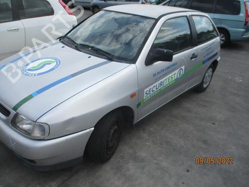 Used Left headlight SEAT IBIZA II (6K1) 1.4 i (60 hp) 27050894