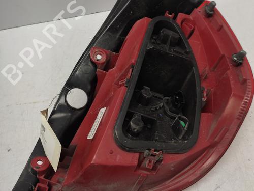 left-taillight-renault-clio-iii-br01-cr01-2005-2006-2007-2008-2009-2010-2011-2012-2013-2014-36679669 main image
