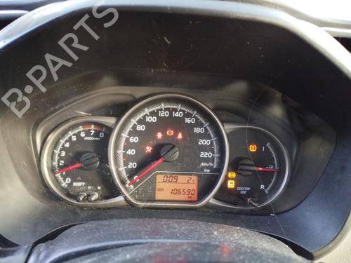 Used Instrument cluster TOYOTA YARIS (_P13_) 1.0 (KSP130_, KSP130) (69 hp) 31216441