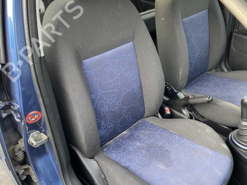 Used Right front seat FORD FIESTA V (JH_, JD_) 1.6 TDCi (90 hp) 27081711