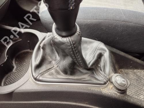 Gearknop FIAT GRANDE PUNTO (199_) 1.3 D Multijet (75 hp) 32854676