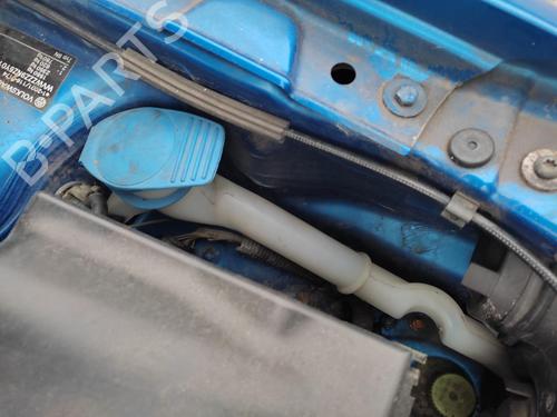 Used Windscreen washer tank VW POLO (9N_, 9A_) 1.2 12V (64 hp) 27086611
