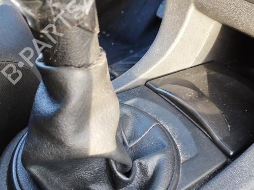 Used Shift knob CITROËN C4 I (LC_) 1.6 HDi (90 hp) 30820460