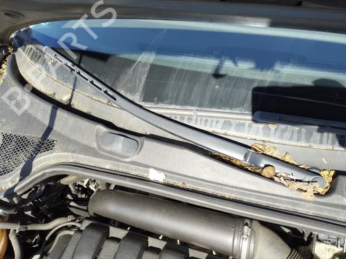 front-windshield-wiper-arm-audi-a3-sportback-8pa-2004-2005-2006-2007-2008-2009-2010-2011-2012-2013-2014-2015-33682408 main image