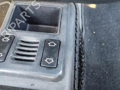 Used Right front window switch Right front window switch CITROËN SAXO (S0, S1) 1.4 VTS (75 hp) 33544396 33544396