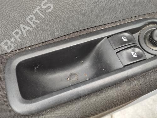 Used Left front window switch RENAULT CLIO III (BR0/1, CR0/1) 1.2 16V (BR02, BR0J, BR11, CR02, CR0J, CR11) (75 hp) 30774046