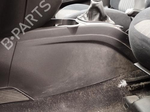 Console centrale Console centrale FIAT GRANDE PUNTO (199_) 1.3 D Multijet (75 hp) 32854653 32854653