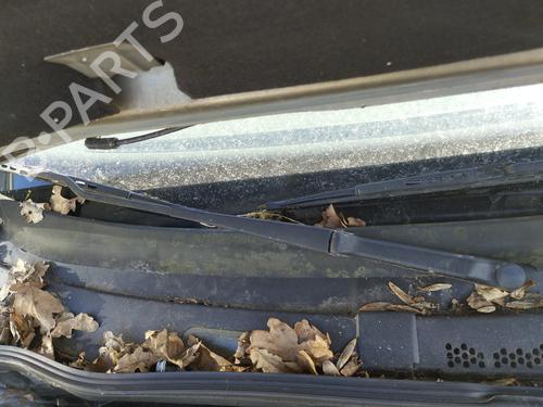Used Front windshield wiper arm VW POLO III (6N1) 64 1.9 D (64 hp) 27049215