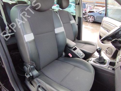 Stol høyre foran RENAULT SCÉNIC III (JZ0/1_) 1.5 dCi (110 hp) 32183407