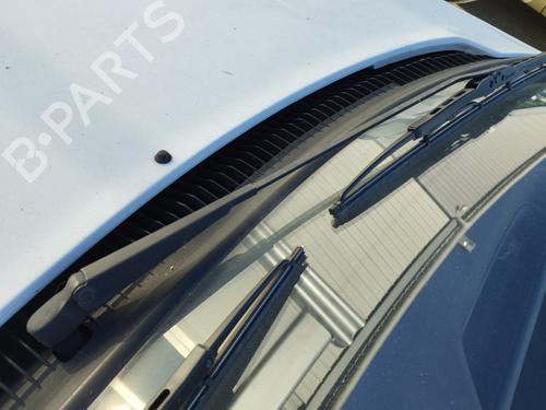 Used Front windshield wiper arm PEUGEOT 205 II (20A/C) 1.7 Diesel (60 hp) 31271397