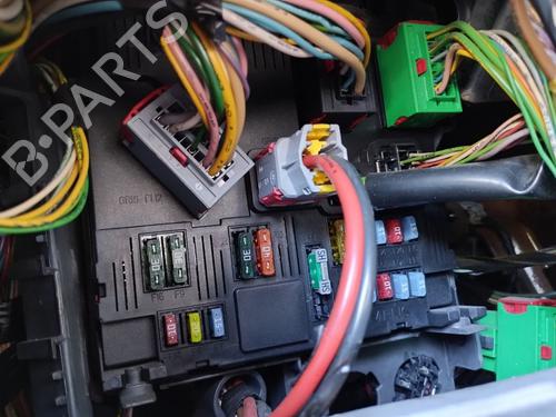 Used Fuse box Fuse box 37675420 37675420