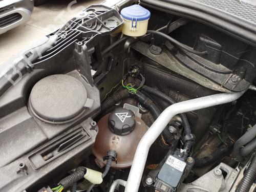 Used Windscreen washer tank PEUGEOT 5008 II (MC_, MJ_, MR_, M4_) 1.5 BlueHDi 130 (MCYHZJ, MCYHZR, MCYHZX) (131 hp) 27044197