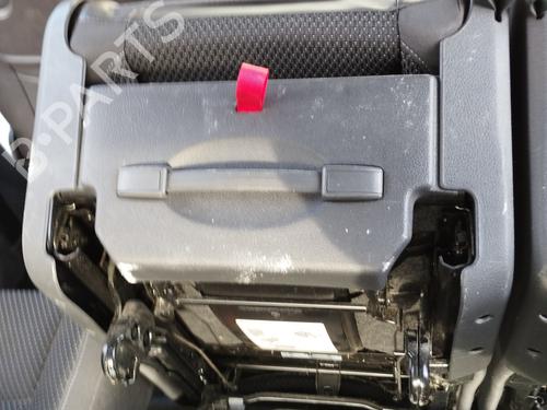Sæde Bagtil Sæde Bagtil VW TOURAN (1T3) 1.6 TDI (105 hp) 31639400 31639400