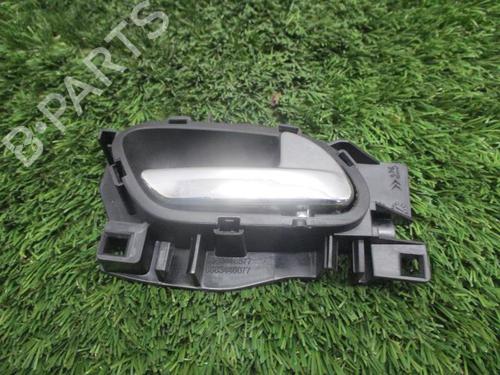 Used Rear right interior door handle Rear right interior door handle PEUGEOT 5008 (0U_, 0E_) 1.6 HDi (112 hp) 27050333 27050333