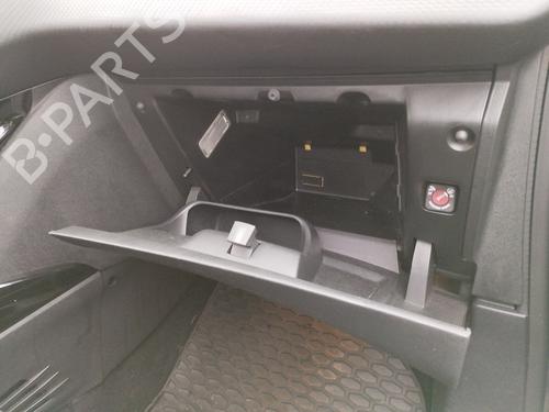 Used Glove box Glove box PEUGEOT 2008 I (CU_) 1.2 THP 110 / PureTech 110 (110 hp) 31036757 31036757