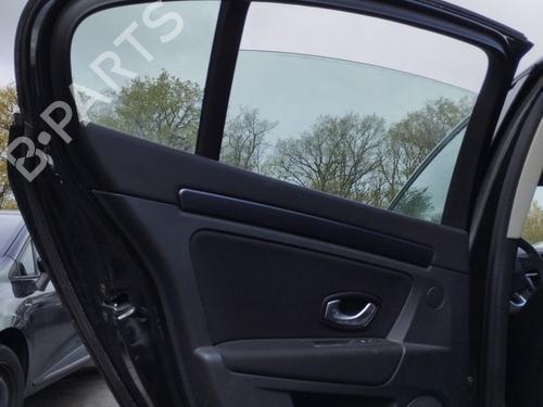Dør rude ventre bagtil Dør rude ventre bagtil RENAULT LAGUNA III (BT0/1) 1.5 dCi (BT00, BT0A, BT0T, BT1J) (110 hp) 33682338 33682338