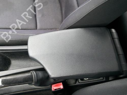 Used Armrest / Center console BMW 1 (E87) 118 d (143 hp) 27087550