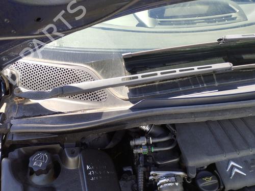 Used Front windshield wiper arm CITROËN C4 Coupe (LA_) 1.6 HDi (109 hp) 27046722