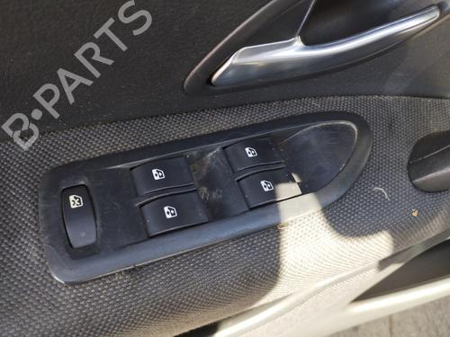Used Left front window switch Left front window switch RENAULT VEL SATIS (BJ0_) 2.0 dCi (BJ03) (150 hp) 39697561 39697561