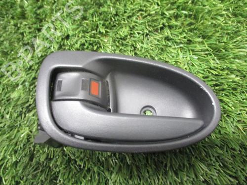 Used Front left interior door handle TOYOTA YARIS (_P9_) 1.4 D-4D (NLP90_, NLP90R) (90 hp) 27075496