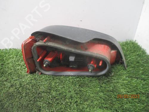 Used Right taillight Right taillight PEUGEOT 106 II (1A_, 1C_) 1.0 i (50 hp) 27084828 27084828