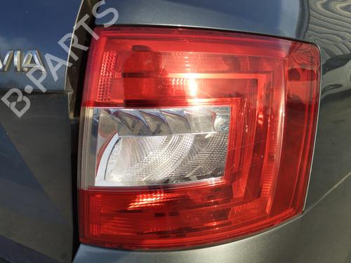 Fanale posteriore destro SKODA OCTAVIA III Combi (5E5, 5E6) 2.0 TDI (150 hp) 30174857