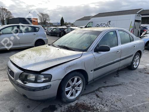 Used Wheel arch VOLVO S60 I (384) 2.4 D (130 hp) 27062571
