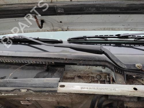 Used Front windshield wiper arm PEUGEOT 106 II (1A_, 1C_) 1.0 i (50 hp) 27051636