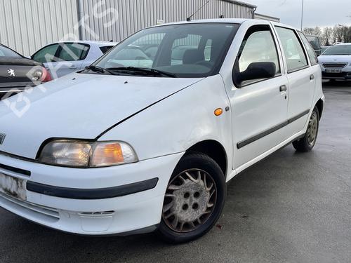 Brugte FIAT PUNTO (176_) 60 1.2 (176AP, 176AR, 176AQ, 176BB) (60 hp) 4403849