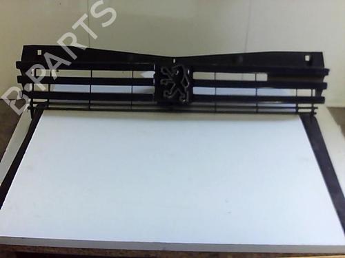 Calandre PEUGEOT 205 II (20A/C) 1.4 (68 hp) 27062014