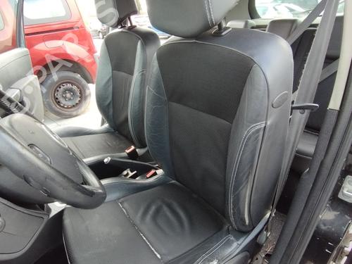 Sæde venstre fortil RENAULT CLIO III (BR0/1, CR0/1) 1.5 dCi (BR17, CR17) (86 hp) 32668661