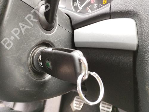 Clé de contact SKODA OCTAVIA II (1Z3) 2.0 TDI RS (170 hp) 31974320