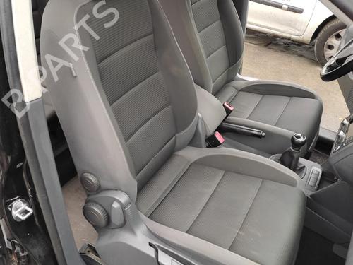 Used Right front seat VW TOURAN (1T1, 1T2) 1.9 TDI (105 hp) 27077071