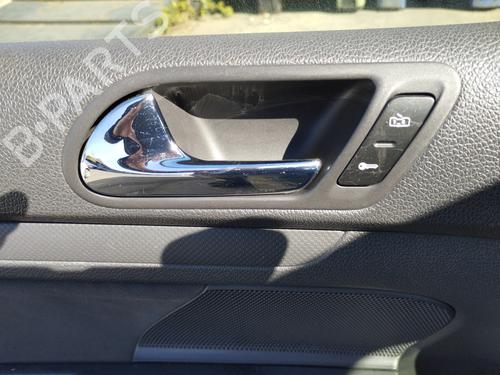 Used Front left interior door handle VW GOLF V (1K1) 1.6 (102 hp) 27048965