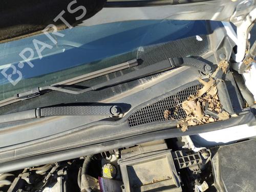 front-windshield-wiper-arm-renault-clio-iv-bh_-2012-2013-2014-2015-2016-2017-2018-2019-2020-2021-37474652 main image