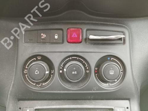 climate-control-citroen-c3-picasso-sh_-2008-27083679 main image
