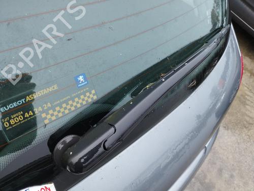 Ruitenwisserarm achter PEUGEOT 206 Hatchback (2A/C) 1.4 i (75 hp) 30752927