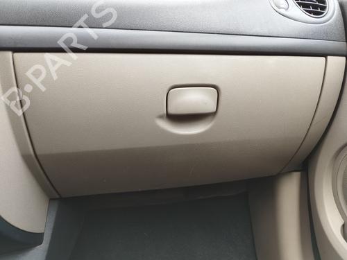 Used Glove box RENAULT CLIO III (BR0/1, CR0/1) 1.2 16V (BR02, BR0J, BR11, CR02, CR0J, CR11) (75 hp) 28568173