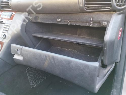 Used Glove box Glove box MERCEDES-BENZ C-CLASS (W203) C 220 CDI (203.008) (150 hp) 30792867 30792867
