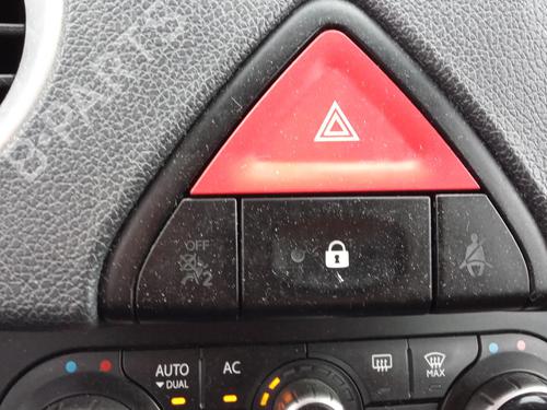 Used Warning switch RENAULT KOLEOS I (HY_) 2.0 dCi (HY0K) (150 hp) 27068541