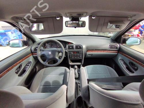 Used Fuse box Fuse box 39113776 39113776