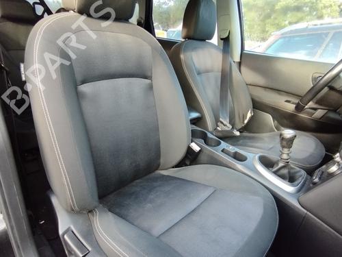 Used Right front seat NISSAN QASHQAI I (J10, NJ10) 1.6 dCi (130 hp) 28622811