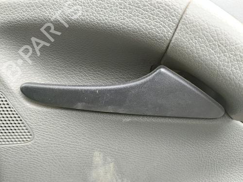 Used Front right interior door handle MERCEDES-BENZ VITO / MIXTO Van (W639) 109 CDI (639.601, 639.603, 639.605) (88 hp) 28128412