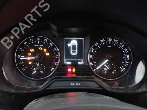Used Instrument cluster SKODA OCTAVIA III Combi (5E5, 5E6) 2.0 TDI (150 hp) 30174885