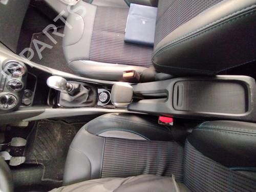 Middenconsole PEUGEOT 2008 I (CU_) 1.2 THP 130 / PureTech 130 (130 hp) 32173248