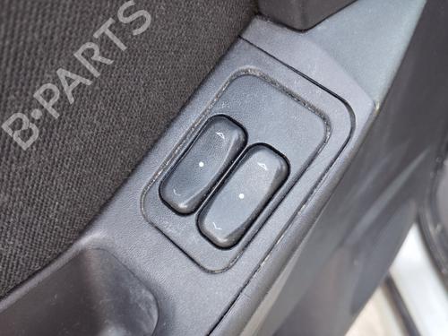 Used Left front window switch Left front window switch OPEL MERIVA A MPV (X03) 1.6 (E75) (105 hp) 32780639 32780639